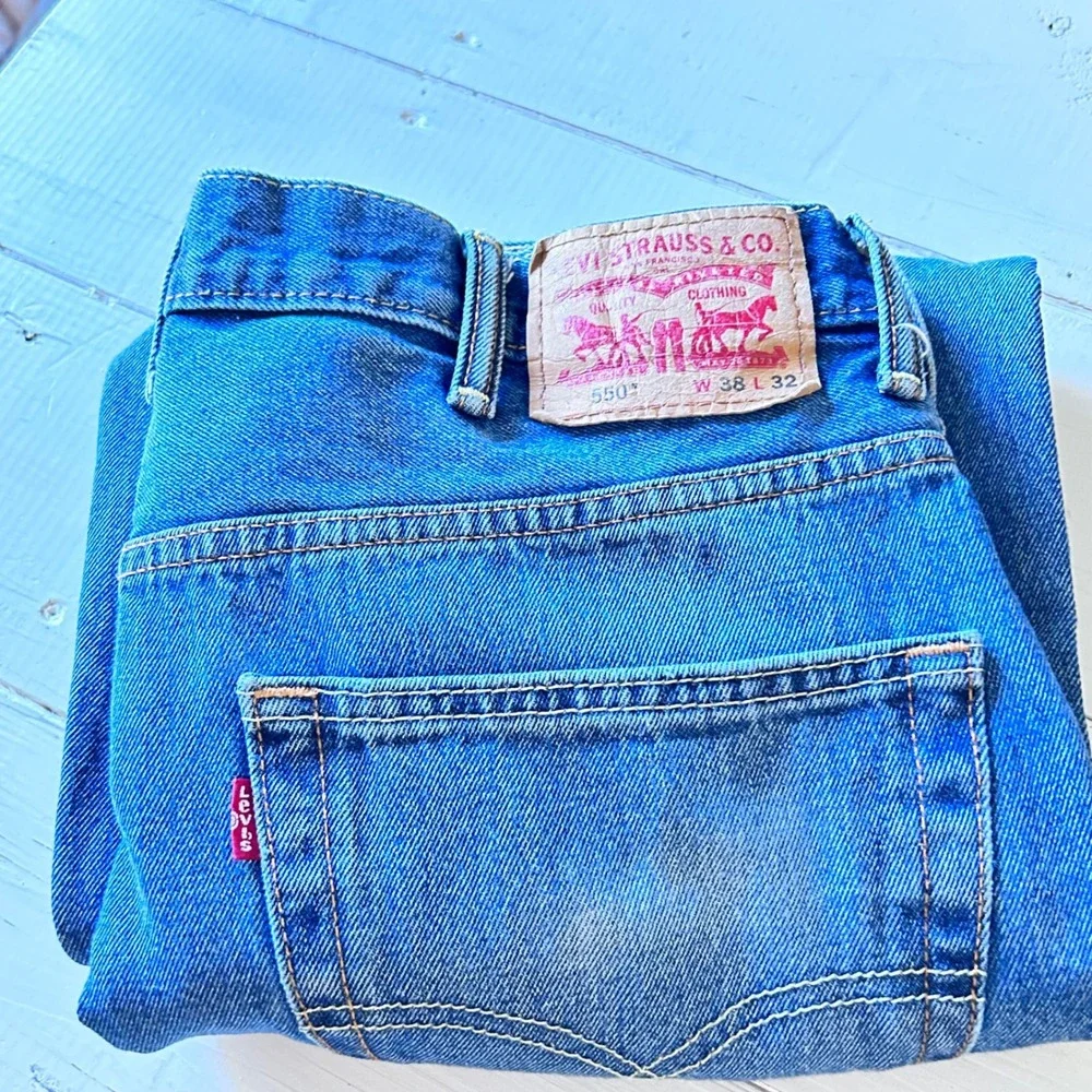 Levi's 550 Relaxed‎ Fit Jeans Mens W38 L32 Medium Wash Denim Blue